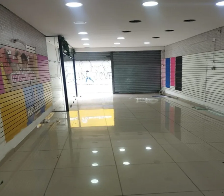 Alugo loja de 180m² em ponto de forte comércio região Largo 13 - Foto 1